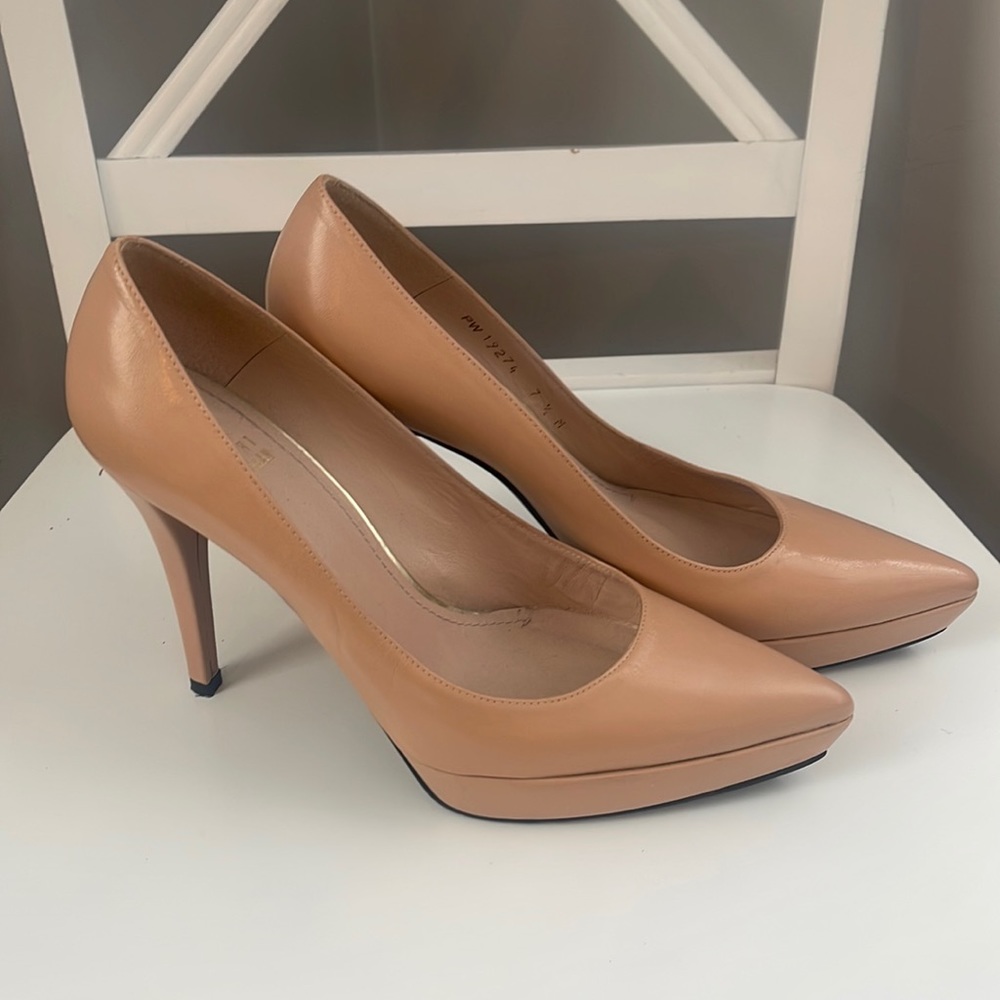 Stuart Weitzman Nude Platform Pumps